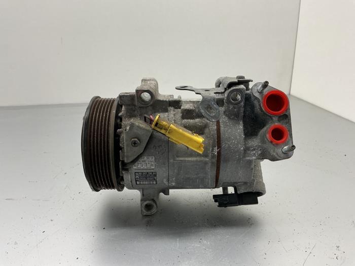 Gebruikte Aircopomp Opel Crossland (X) 1.2 Turbo 12V Prijs € 105,00 Margeregeling aangeboden door Maresia Auto Recycling B.V.