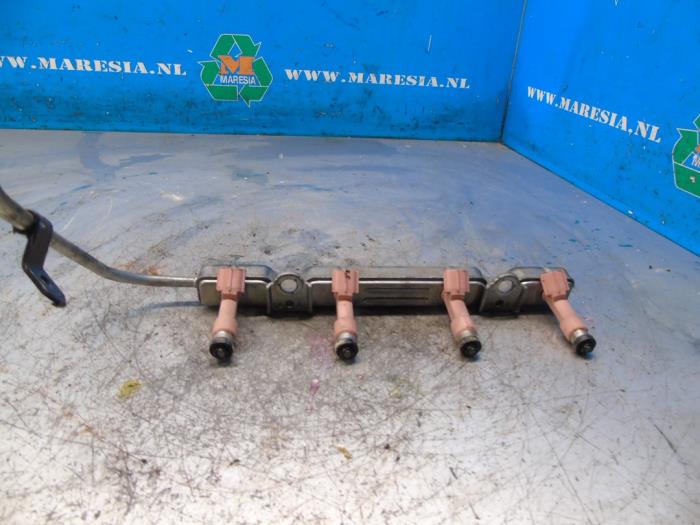 Gebruikte Injector brug Toyota Yaris III (P13) 1.5 16V Hybrid Prijs € 105,00 Margeregeling aangeboden door Maresia Auto Recycling B.V.