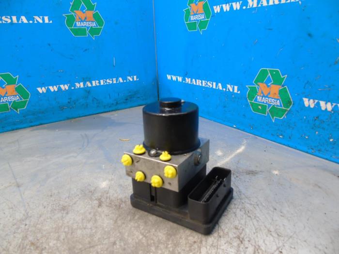 Gebruikte ABS Pomp Mazda 5 (CR19) 2.0 CiDT 16V High Power Prijs € 78,75 Margeregeling aangeboden door Maresia Auto Recycling B.V.