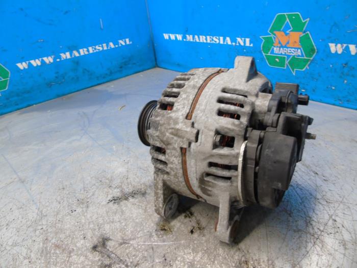 Dynamo van een Renault Modus/Grand Modus (JP) 1.6 16V 2008