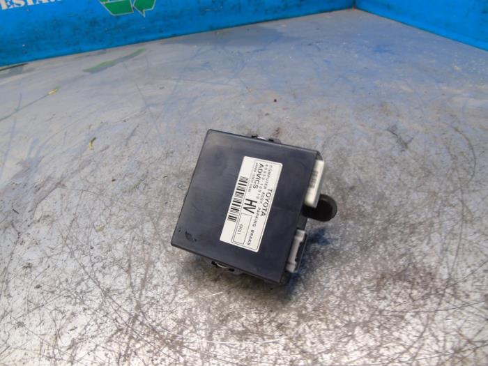 Gebruikte Handrem Module Toyota C-HR (X1,X5) 1.8 16V Hybrid Prijs € 52,50 Margeregeling aangeboden door Maresia Auto Recycling B.V.