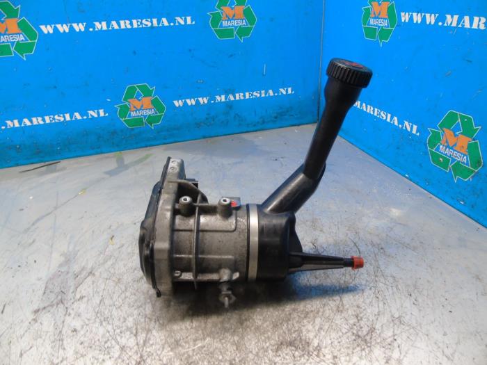 Gebruikte Servopomp Peugeot 308 (4A/C) 1.6 VTI 16V Prijs € 78,75 Margeregeling aangeboden door Maresia Auto Recycling B.V.