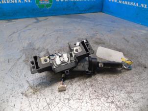 Gebruikte Kontaktslot + Sleutel Volkswagen Caddy IV 2.0 TDI 102 Prijs € 68,25 Margeregeling aangeboden door Maresia Auto Recycling B.V.