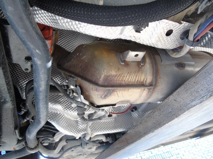 Gebruikte Roetfilter Renault Express 1.5 dCi 95 Prijs op aanvraag aangeboden door Maresia Auto Recycling B.V.