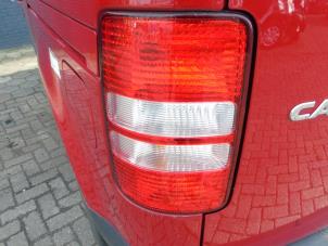 Gebruikte Achterlicht links Volkswagen Caddy III (2KA,2KH,2CA,2CH) 1.2 TSI Prijs € 52,50 Margeregeling aangeboden door Maresia Auto Recycling B.V.
