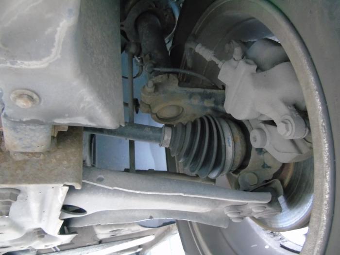 Gebruikte Aandrijfas links-voor Opel Crossland (X) 1.2 Turbo 12V Prijs € 152,25 Margeregeling aangeboden door Maresia Auto Recycling B.V.