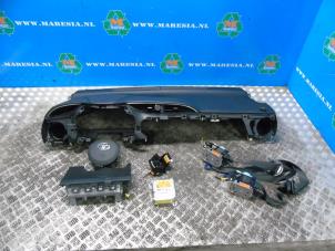 Gebruikte Airbag Set + Module Toyota Yaris III (P13) 1.0 12V VVT-i Prijs € 787,50 Margeregeling aangeboden door Maresia Auto Recycling B.V.