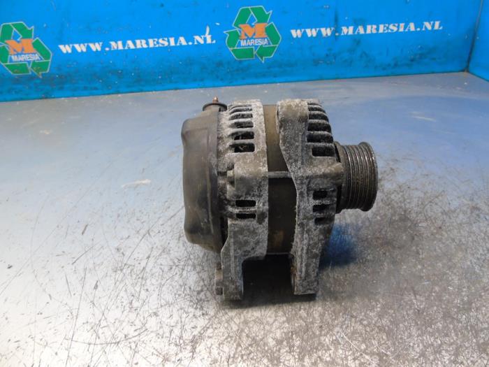 Gebruikte Dynamo Toyota Auris (E15) 1.4 D-4D-F 16V Prijs € 89,25 Margeregeling aangeboden door Maresia Auto Recycling B.V.