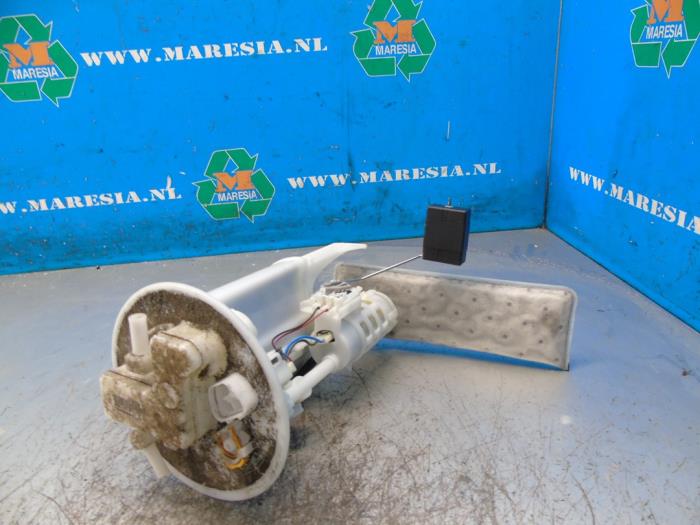 Gebruikte Tank element Pomp Toyota Yaris III (P13) 1.0 12V VVT-i Prijs € 52,50 Margeregeling aangeboden door Maresia Auto Recycling B.V.