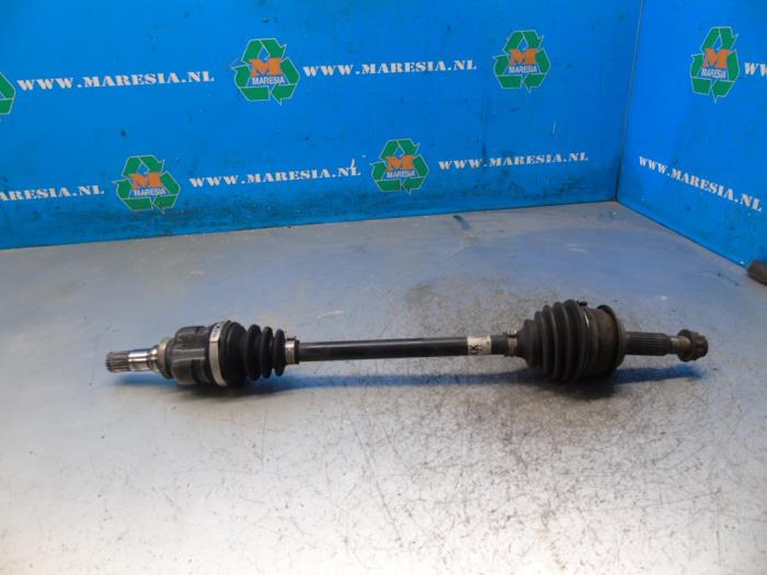 Gebruikte Aandrijfas links-voor Toyota Yaris III (P13) 1.0 12V VVT-i Prijs € 105,00 Margeregeling aangeboden door Maresia Auto Recycling B.V.