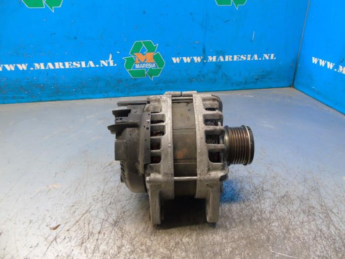 Dynamo van een Dacia Dokker Express (8S) 1.5 Blue dCi 95 2021