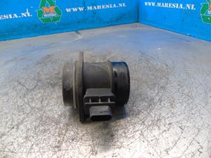 Gebruikte Luchtmassameter Kia Carens IV (RP) 1.7 CRDi 16V Prijs € 47,25 Margeregeling aangeboden door Maresia Auto Recycling B.V.