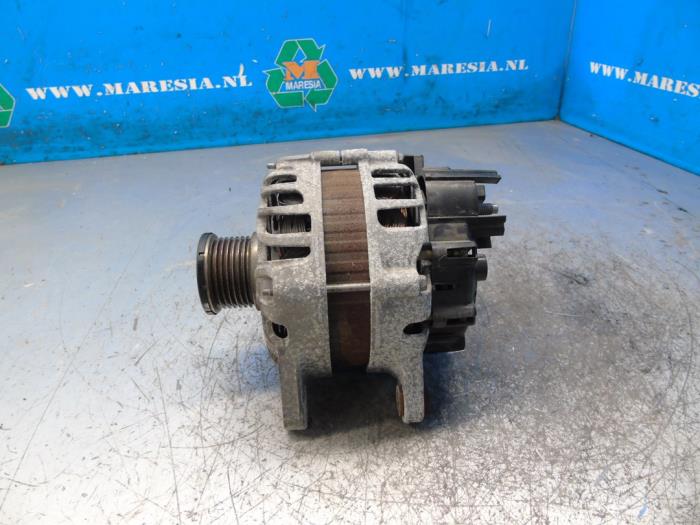 Gebruikte Dynamo Dacia Dokker (0S) 1.3 TCE 100 Prijs € 89,25 Margeregeling aangeboden door Maresia Auto Recycling B.V.