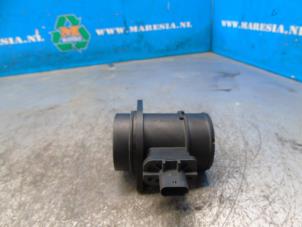 Gebruikte Luchtmassameter Kia Picanto (JA) 1.0 DPi 12V Prijs € 31,50 Margeregeling aangeboden door Maresia Auto Recycling B.V.