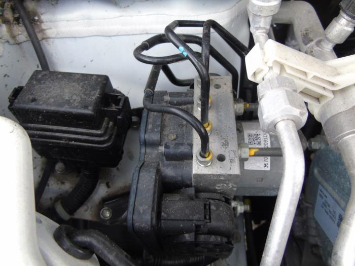 Gebruikte ABS Pomp Honda Jazz (GK/GP) 1.3 -i-VTEC 16V Prijs € 131,25 Margeregeling aangeboden door Maresia Auto Recycling B.V.