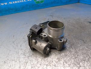 Gebruikte Gasklephuis Ford Transit Connect (PJ2) 1.0 EcoBoost 12V 100 Prijs € 52,50 Margeregeling aangeboden door Maresia Auto Recycling B.V.