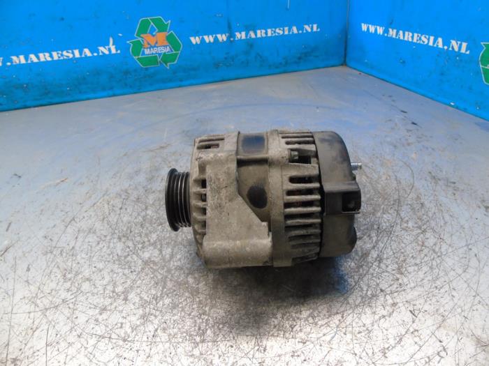 Gebruikte Dynamo Chevrolet Spark (M300) 1.0 16V Prijs € 15,75 Margeregeling aangeboden door Maresia Auto Recycling B.V.
