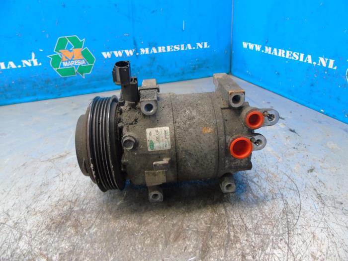 Gebruikte Aircopomp Hyundai i20 1.2i 16V Prijs € 89,25 Margeregeling aangeboden door Maresia Auto Recycling B.V.