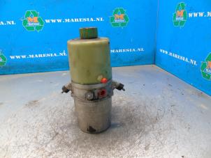 Gebruikte Pomp Servo Volkswagen Polo V (6R) 1.2 12V Prijs € 73,50 Margeregeling aangeboden door Maresia Auto Recycling B.V.