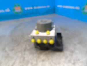 Gebruikte ABS Pomp Renault Clio IV (5R) 0.9 Energy TCE 90 12V Prijs € 78,75 Margeregeling aangeboden door Maresia Auto Recycling B.V.