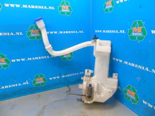 Gebruikte Ruitensproeiertank voor Ford Transit Custom 2.0 TDCi 16V Eco Blue 170 Prijs € 42,00 Margeregeling aangeboden door Maresia Auto Recycling B.V.