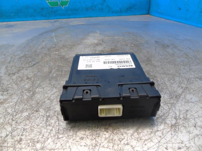 Gebruikte Module Bodycontrol Renault Zoé (AG) R90 Prijs € 52,50 Margeregeling aangeboden door Maresia Auto Recycling B.V.