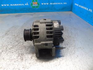 Gebruikte Dynamo Volkswagen New Beetle (9C1/9G1) 1.4 16V Prijs € 36,75 Margeregeling aangeboden door Maresia Auto Recycling B.V.