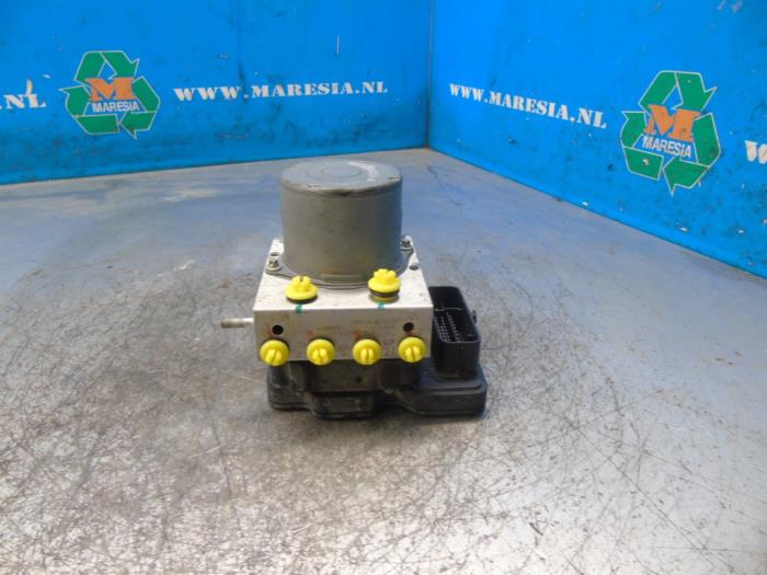 Gebruikte ABS Pomp Dacia Spring 45 Prijs € 199,50 Margeregeling aangeboden door Maresia Auto Recycling B.V.