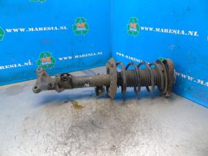 Gebruikte Mac Phersonpoot rechts-voor Mercedes E (W212) E-220 CDI 16V BlueEfficiency,BlueTEC Prijs € 73,50 Margeregeling aangeboden door Maresia Auto Recycling B.V.