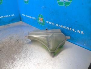 Gebruikte Expansievat Mazda 6 SportBreak (GJ/GH/GL) 2.0 Skyactiv G 145 16V Prijs € 47,25 Margeregeling aangeboden door Maresia Auto Recycling B.V.