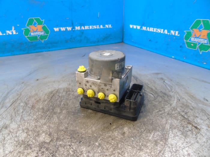 Gebruikte ABS Pomp Peugeot 208 I (CA/CC/CK/CL) 1.2 12V e-THP PureTech 110 Prijs € 131,25 Margeregeling aangeboden door Maresia Auto Recycling B.V.
