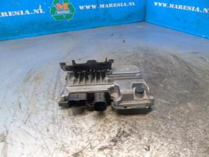 Gebruikte Start/Stop computer Peugeot 208 I (CA/CC/CK/CL) 1.2 12V e-THP PureTech 110 Prijs € 57,75 Margeregeling aangeboden door Maresia Auto Recycling B.V.