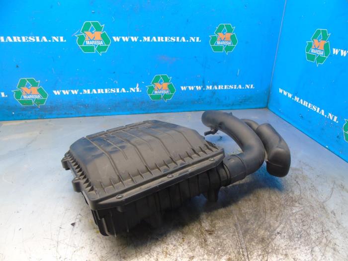 Gebruikte Luchtfilterhuis Volkswagen Up! (121) 1.0 12V 75 Prijs € 47,25 Margeregeling aangeboden door Maresia Auto Recycling B.V.