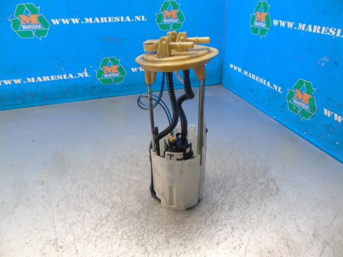Gebruikte Tank element Pomp Mercedes Sprinter 3t (906.61) 211 CDI 16V Prijs € 78,75 Margeregeling aangeboden door Maresia Auto Recycling B.V.
