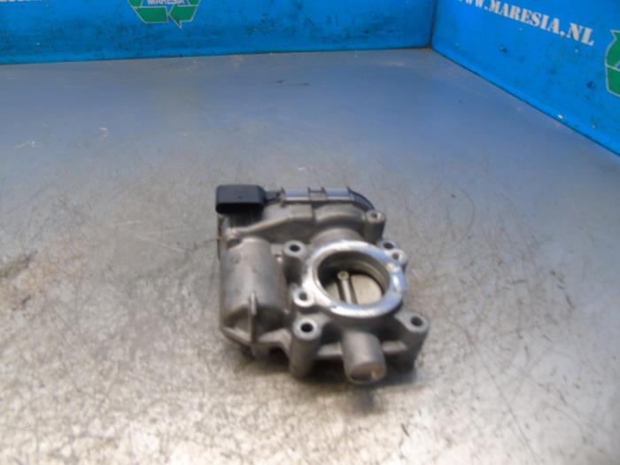 Gebruikte Gasklephuis Dacia Dokker (0S) 1.3 TCE 100 Prijs € 47,25 Margeregeling aangeboden door Maresia Auto Recycling B.V.