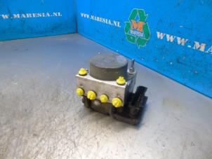 Gebruikte ABS Pomp Renault Clio III (BR/CR) 1.2 16V TCe 100 Prijs € 157,50 Margeregeling aangeboden door Maresia Auto Recycling B.V.