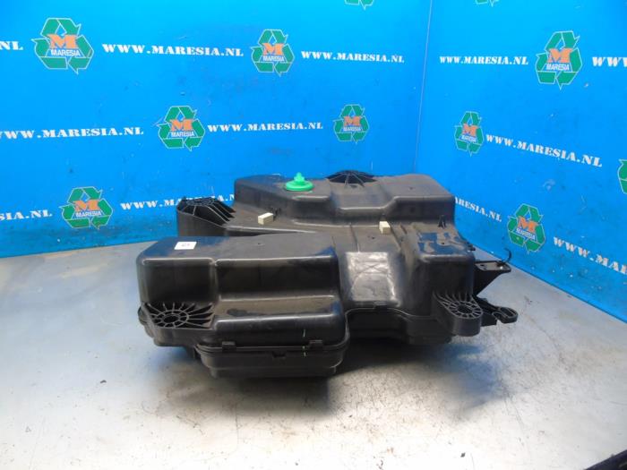 Gebruikte Tank adblue Peugeot Expert (V1/VA/VB/VE/VF/VT/VY) 1.5 BlueHDi 120 Prijs € 472,50 Margeregeling aangeboden door Maresia Auto Recycling B.V.