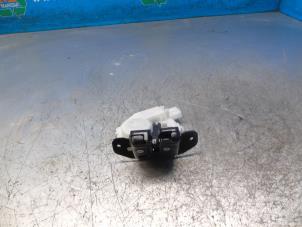 Gebruikte Achterklep Slotmechaniek Toyota Yaris III (P13) 1.5 16V Hybrid Prijs € 52,50 Margeregeling aangeboden door Maresia Auto Recycling B.V.