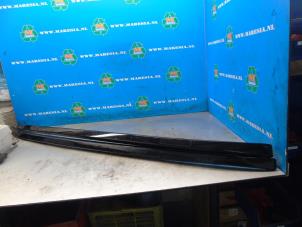 Gebruikte Dakrail set Toyota RAV4 (A5) 2.5 Hybrid 16V AWD Prijs € 157,50 Margeregeling aangeboden door Maresia Auto Recycling B.V.