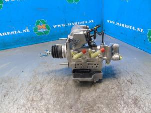 Gebruikte Hoofdremcilinder Toyota RAV4 (A5) 2.5 Hybrid 16V AWD Prijs € 472,50 Margeregeling aangeboden door Maresia Auto Recycling B.V.