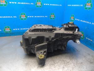 Gebruikte Adblue tank Citroen Berlingo 1.6 Hdi, BlueHDI 75 Prijs € 341,25 Margeregeling aangeboden door Maresia Auto Recycling B.V.