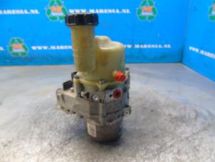 Gebruikte Servopomp Dacia Sandero II 0.9 TCE 12V Prijs € 183,75 Margeregeling aangeboden door Maresia Auto Recycling B.V.