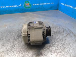 Gebruikte Dynamo Suzuki SX4 (EY/GY) 1.6 16V 4x2 Prijs € 47,25 Margeregeling aangeboden door Maresia Auto Recycling B.V.