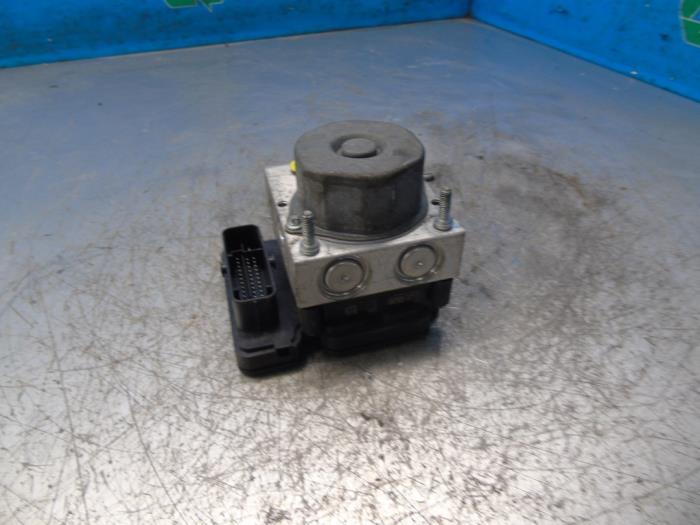 Gebruikte ABS Pomp Nissan Micra (K13) 1.2 12V Prijs € 105,00 Margeregeling aangeboden door Maresia Auto Recycling B.V.