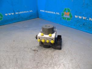 Gebruikte ABS Pomp Renault Clio IV Estate/Grandtour (7R) 0.9 Energy TCE 90 12V Prijs € 99,75 Margeregeling aangeboden door Maresia Auto Recycling B.V.