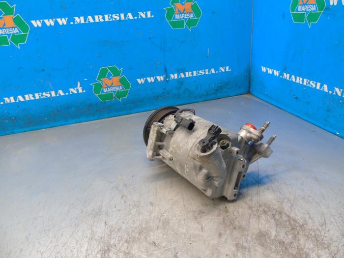 Gebruikte Aircopomp Ford C-Max (DXA) 1.0 Ti-VCT EcoBoost 12V 125 Prijs € 105,00 Margeregeling aangeboden door Maresia Auto Recycling B.V.