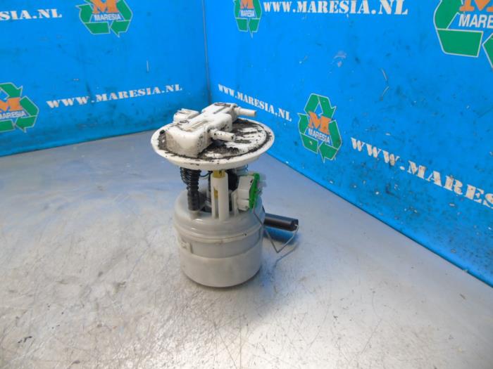Gebruikte Tank element Pomp Dacia Logan MCV II/III/Sandero Wagon 0.9 TCE 12V Prijs € 52,50 Margeregeling aangeboden door Maresia Auto Recycling B.V.