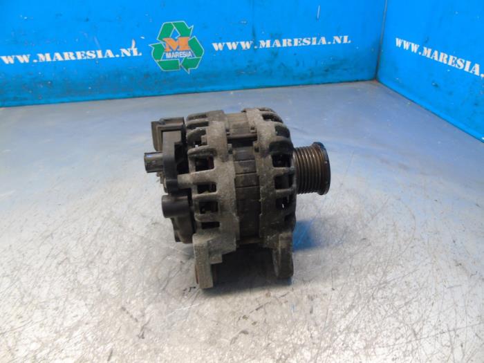 Gebruikte Dynamo Dacia Logan MCV II/III/Sandero Wagon 0.9 TCE 12V Prijs € 73,50 Margeregeling aangeboden door Maresia Auto Recycling B.V.