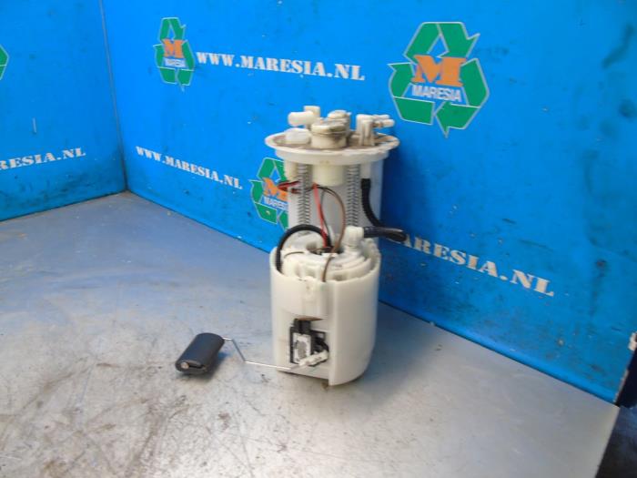 Gebruikte Tank element Pomp Hyundai i20 (GBB) 1.2i 16V Prijs € 105,00 Margeregeling aangeboden door Maresia Auto Recycling B.V.