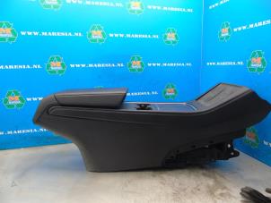 Gebruikte Middenconsoles Tesla Model Y (5YJY) RWD Prijs € 236,25 Margeregeling aangeboden door Maresia Auto Recycling B.V.